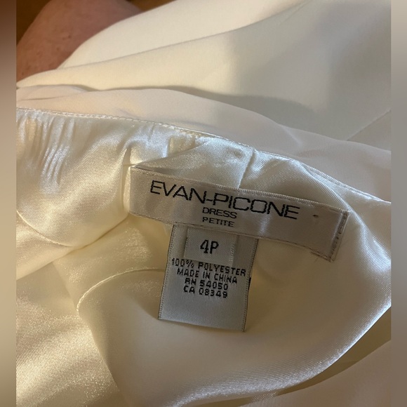 $149 Evan Picone formal cream color illusion neckline & draped back dress Sz 4P - Picture 4 of 15